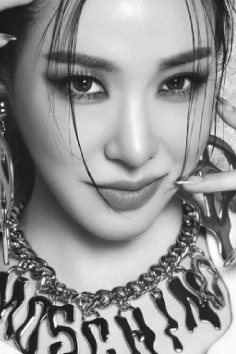 MOSCHINO莫斯奇诺宣布韩国歌手、演员蒂芙尼·杨 (Tiffany Young) 为品牌大使。 华丽通